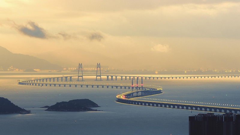 10、龐源租賃參建國家“世紀工程”港珠澳大橋（2012—2017年）_副本.jpg
